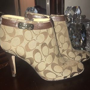 Authentic COACH Booties Size 7